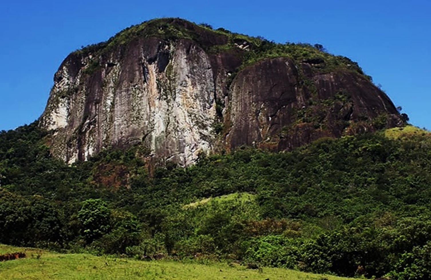 MOSAICO Monumento natural Municipal da Pedra do Colégio